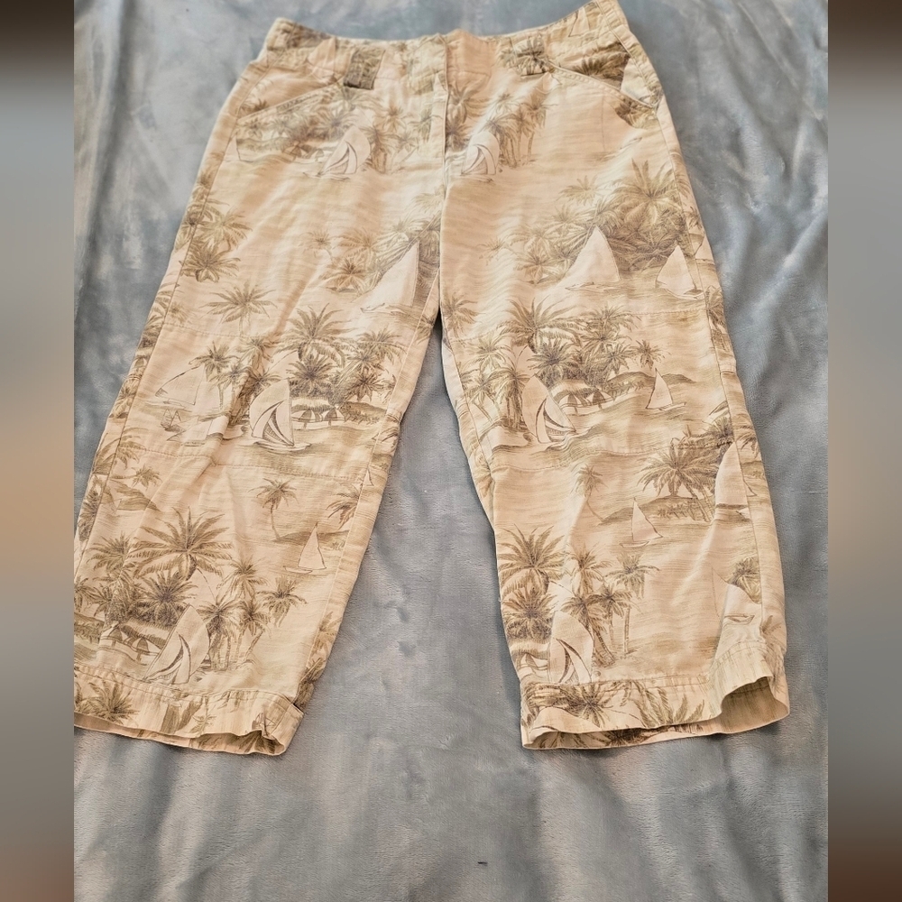 Liz Claiborne AudraTropical Print Women's Capri Pants, Size 8 (1028)